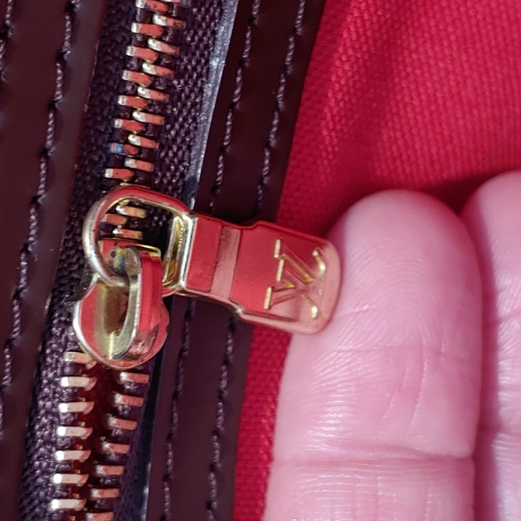 Authentic Louis Vuitton Chelsea Damier Ebene - Picture 8 of 16